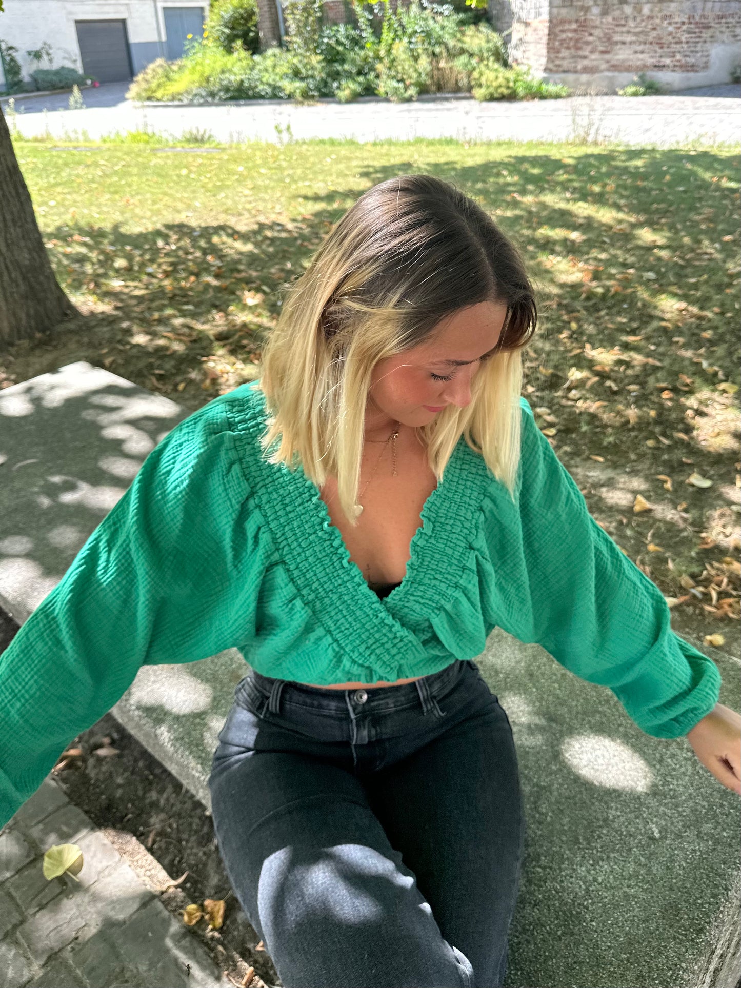 Blouse smockée verte
