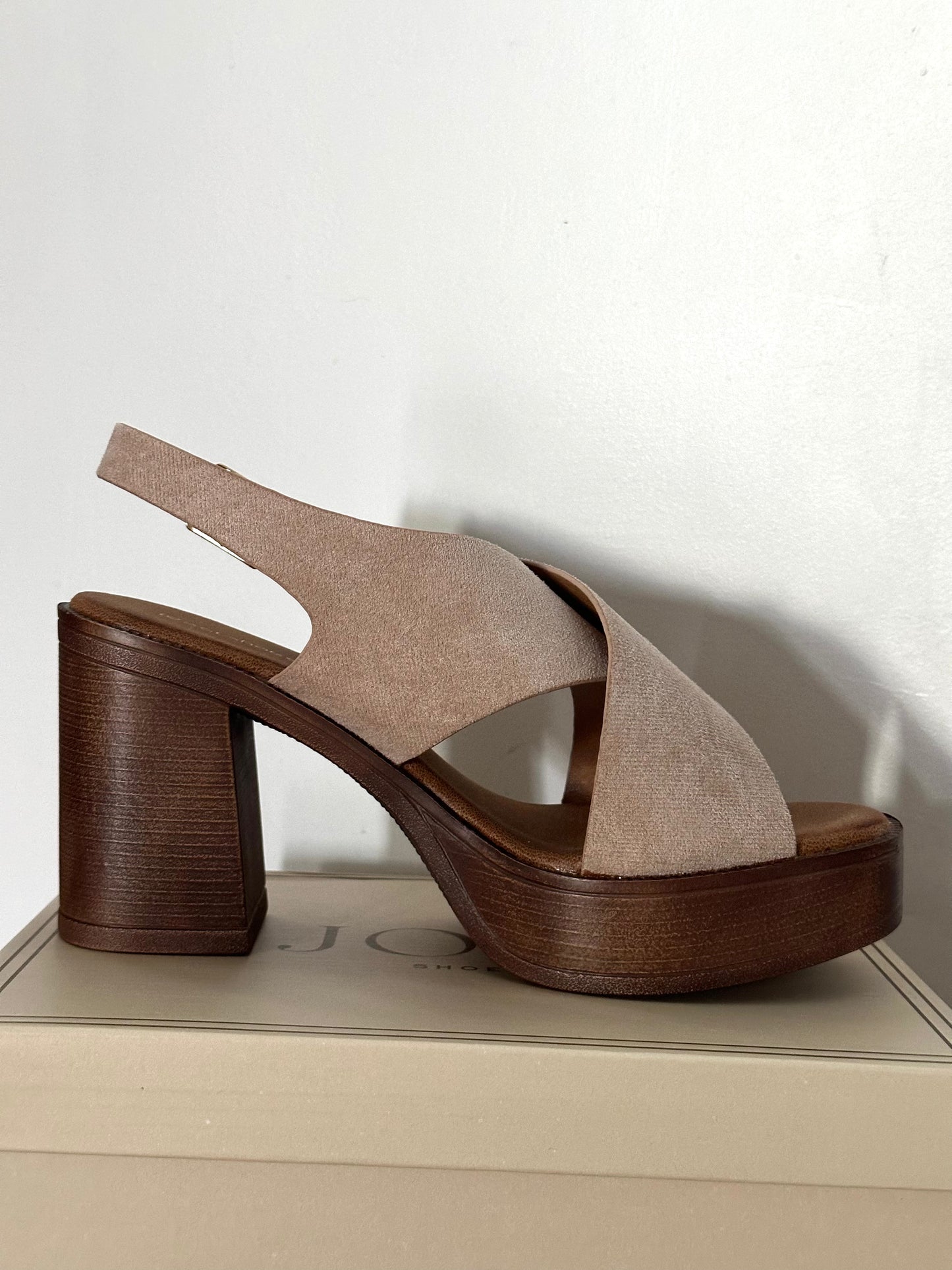 Talons Olivia