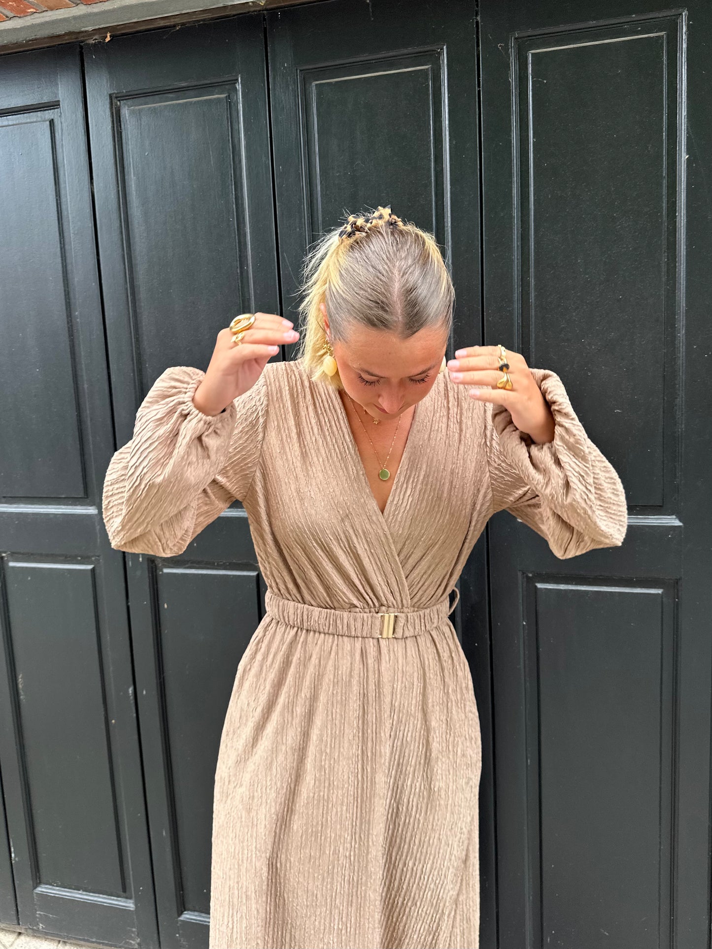 Robe plissée beige
