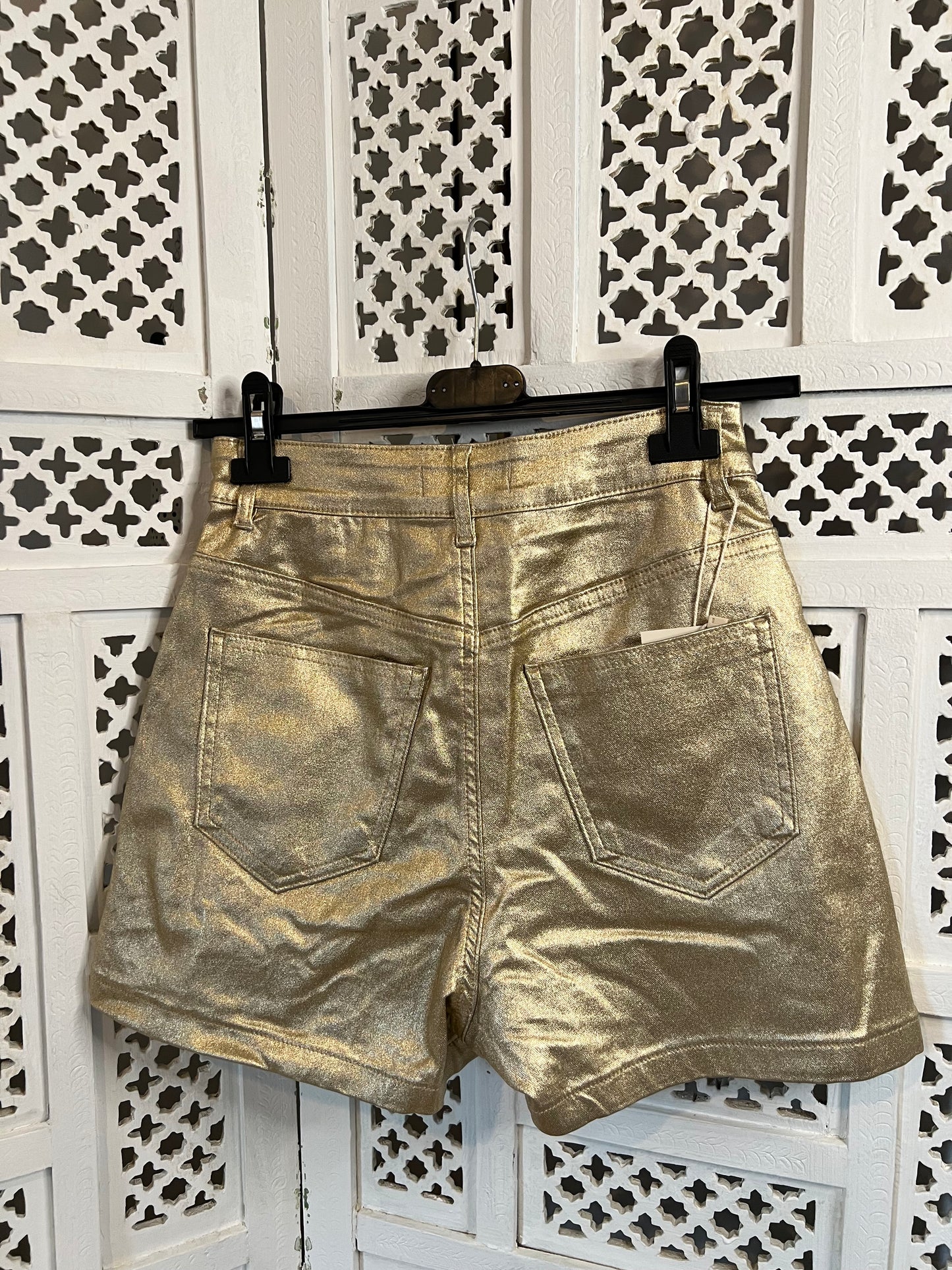 Short doré