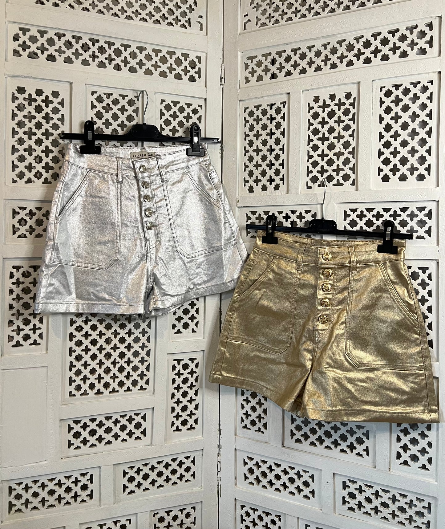 Short doré