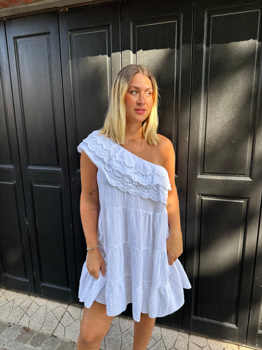 Robe asymétrique blanche