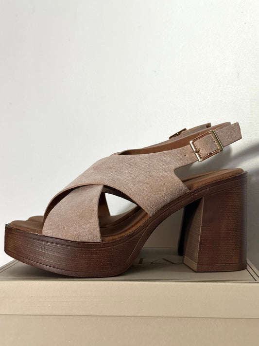 Talons Olivia