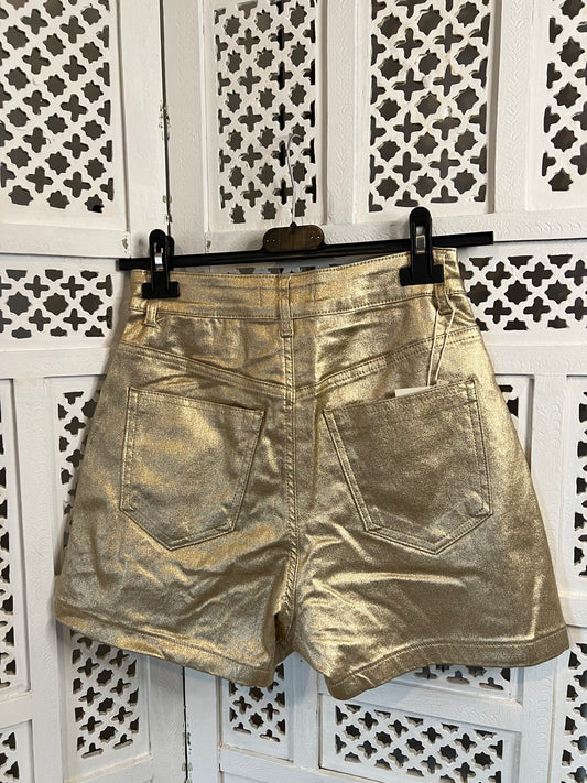 Short doré