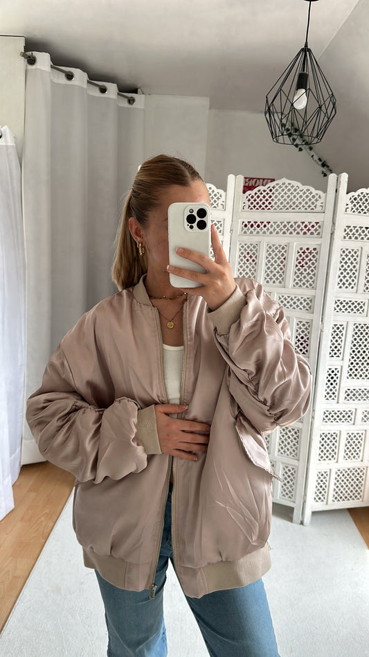Bomber Sara